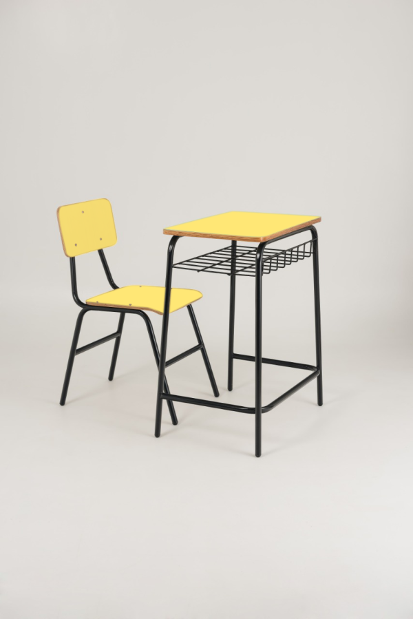 Conjunto Escolar Adulto Amarelo